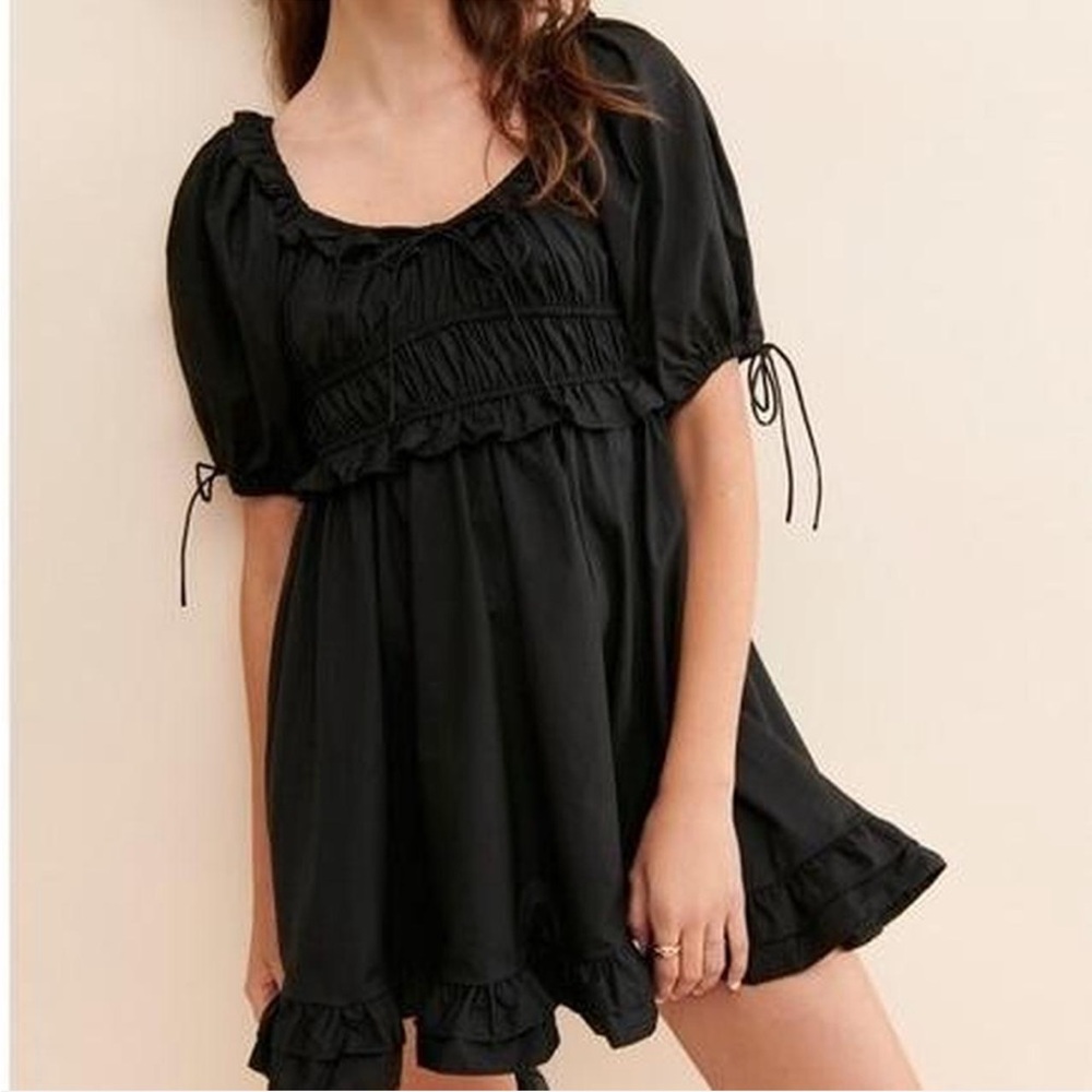 En Saison Elegant Black Gathered Dress